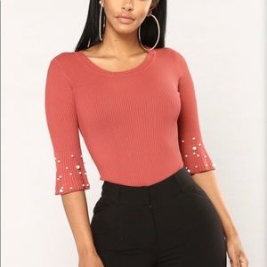 Pearl sleeve top